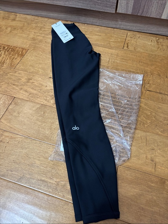 ALO Yoga Pants - ALO airlift high-waist 7/8 Fine line legging XXS Black 🔥🔥 NWT